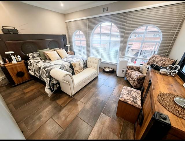 3 BEDROOM TOWNHOUSE FOR SALE IN THREE RIVERS